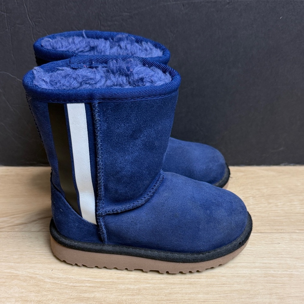 Ugg kids navy blue boots , SIZE 8 US